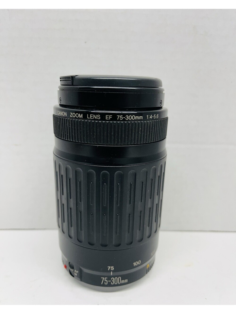 Canon EF 75-300mm 1:4-5.6 III zoom lens - Picture 2 of 3